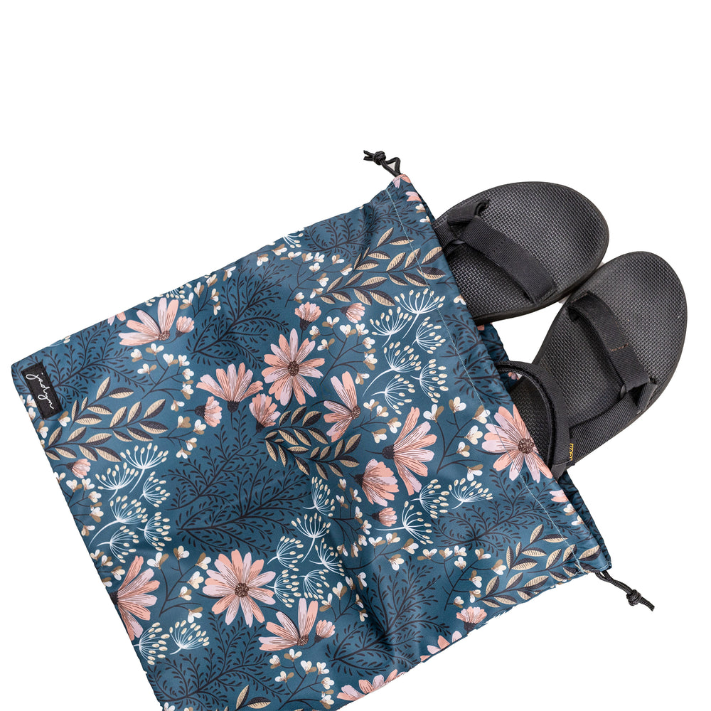 
                  
                    Packing Cubes - Navy Floral
                  
                