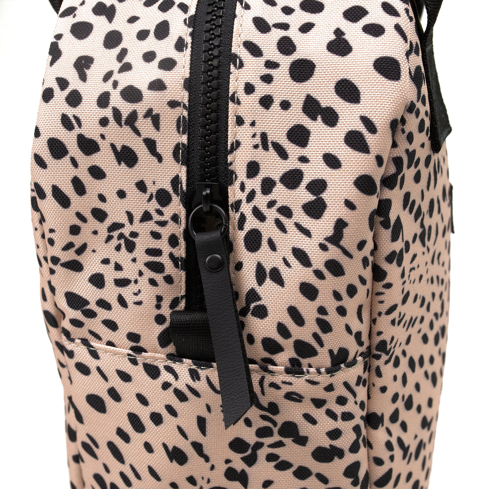 
                  
                    lunch tote cheetah spot zipper detail view everyday insulated
                  
                